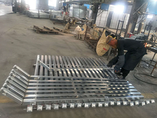 高速公路護欄網(wǎng)